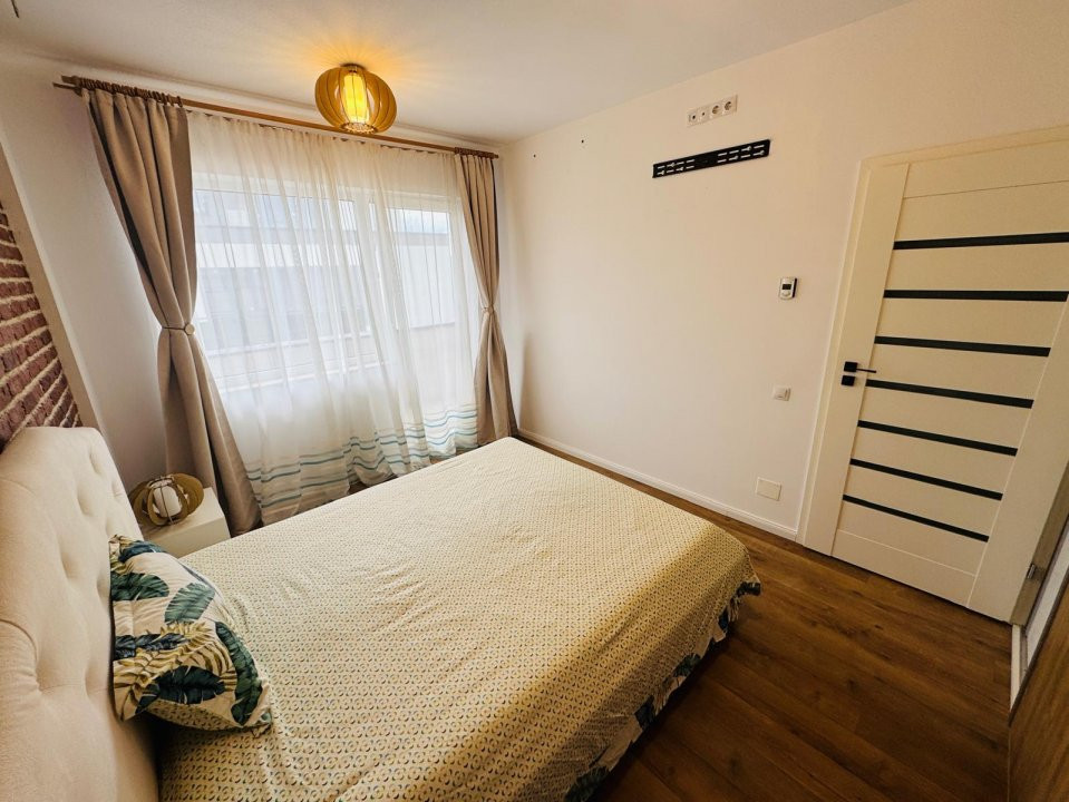 Apartament tip penthouse, zona Vivo