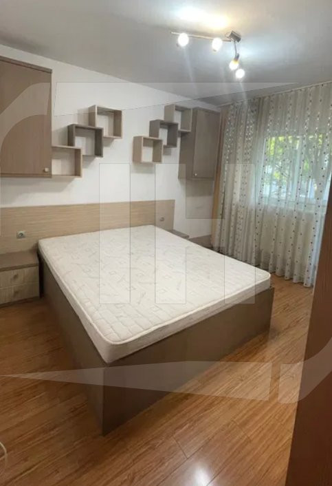 Apartament 4 camere decomandate, parcare  zona Kauland
