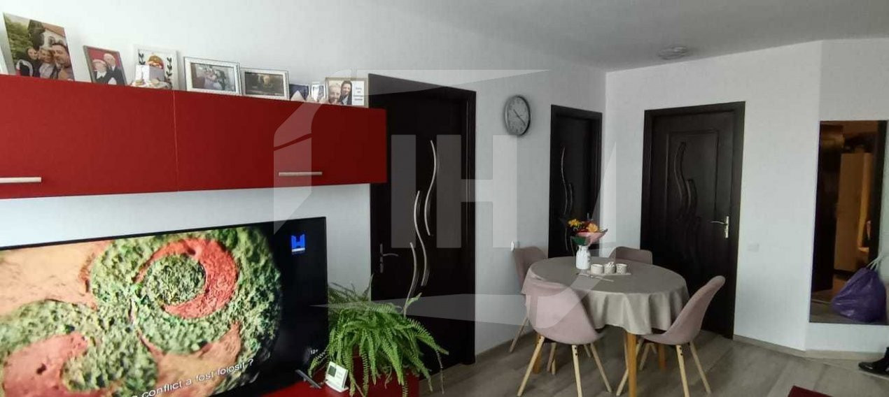 Apartament 3 camere, parcare, zona Regal