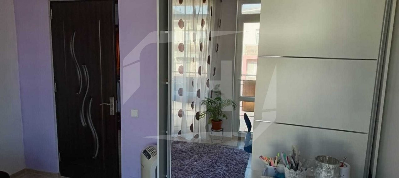 Apartament 3 camere, parcare, zona Regal