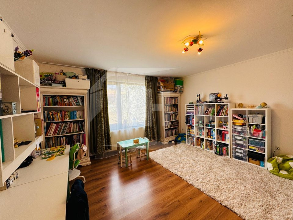 Casa cu 5 camere, la cheie, garaj, Dambul Rotund