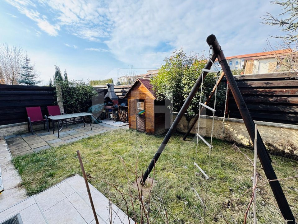 Casa cu 5 camere, la cheie, garaj, Dambul Rotund