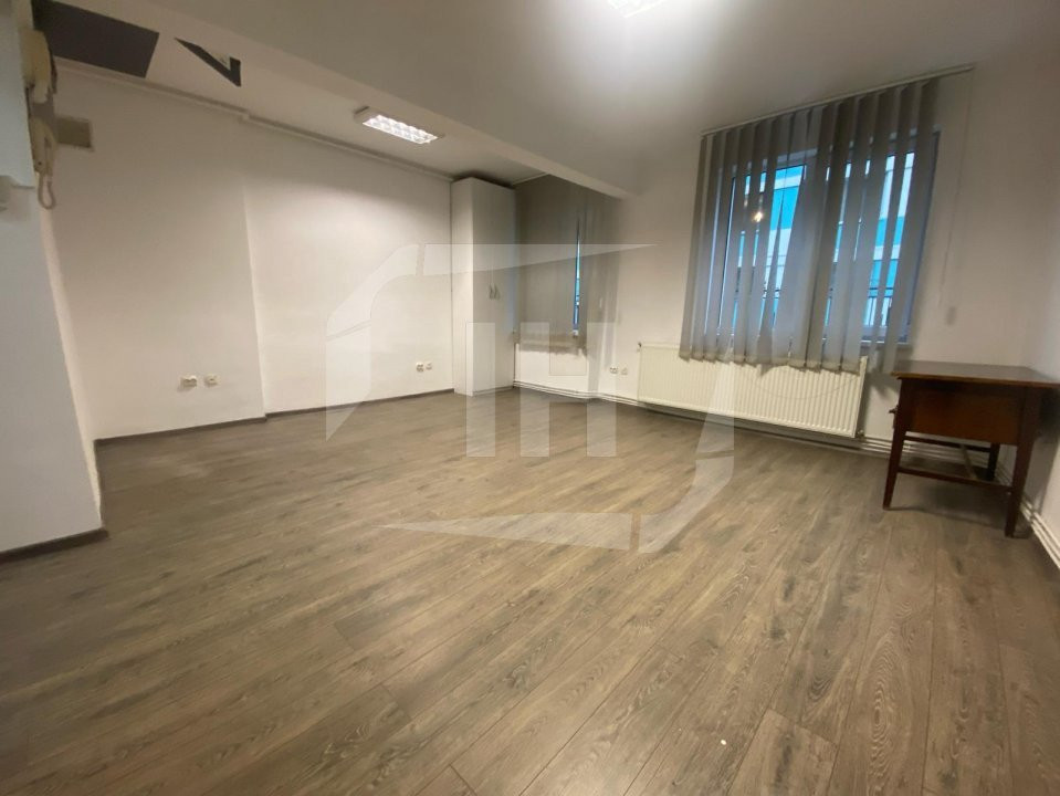 Spatiu birou, 2 incaperi, 35mp, Piata Mihai Viteazul