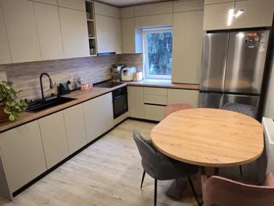 Apartament 3 camere, decomandat, Piata Zorilor