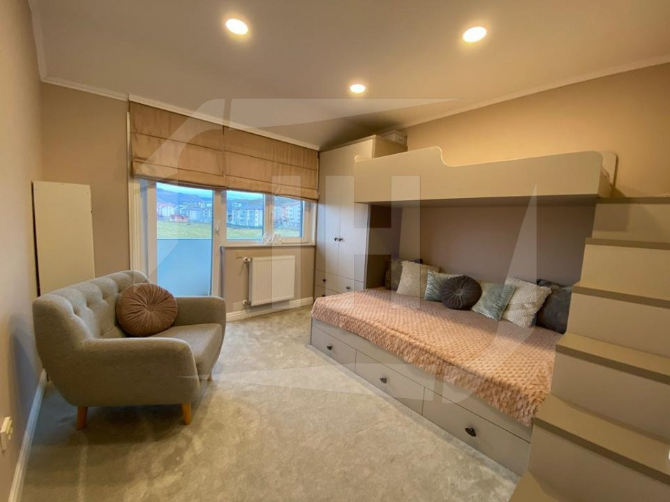 Casa cu 4 camere mobilata si utilata modern