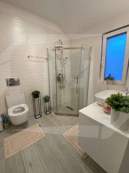 Casa cu 4 camere mobilata si utilata modern