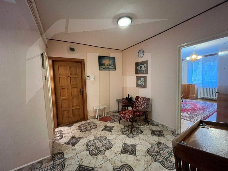 Apartament 3 camere, 2 bai, decomandat,  zona Gradini Manastur