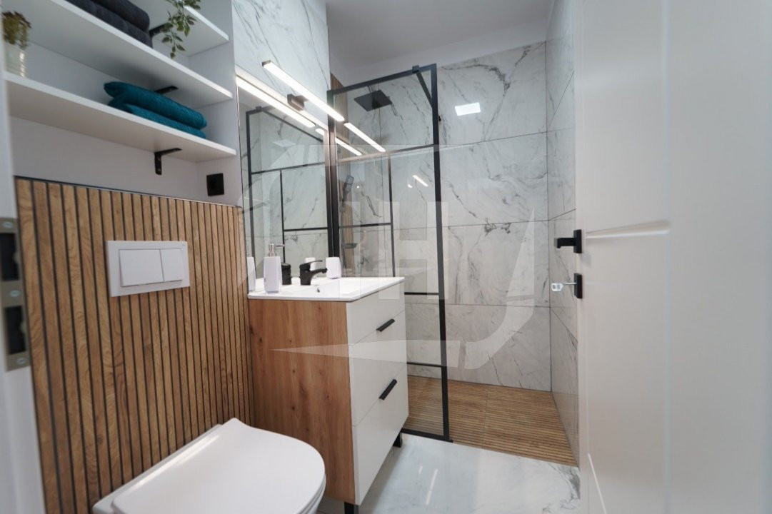 Apartament 2 camere, decomandat, zona Iulius Mall