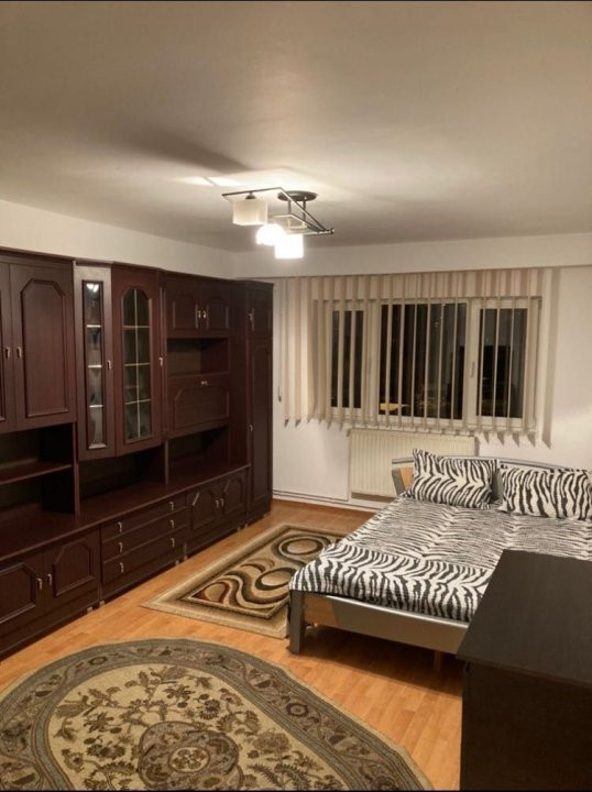 Apartament 2 camere, decomandat, zona Iulius Mall