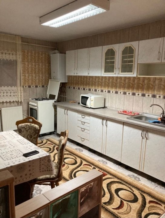 Apartament 2 camere, decomandat, zona Iulius Mall