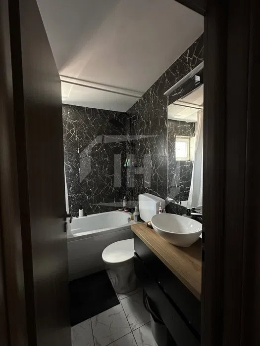 Apartament 2 camere, decomandat, zona Garii