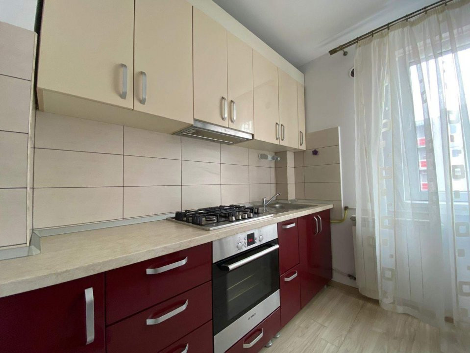 Apartament 3 camere, 80 mp, modern, zona Golden Tulip