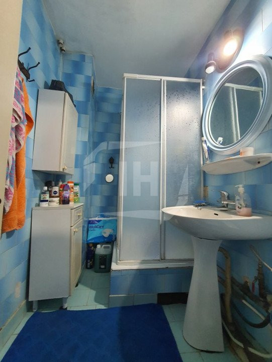 Apartament cu 4 camere, decomandat, zona The Office