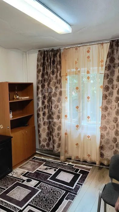 Apartament 3 camere in zona strazii Bucuresti!