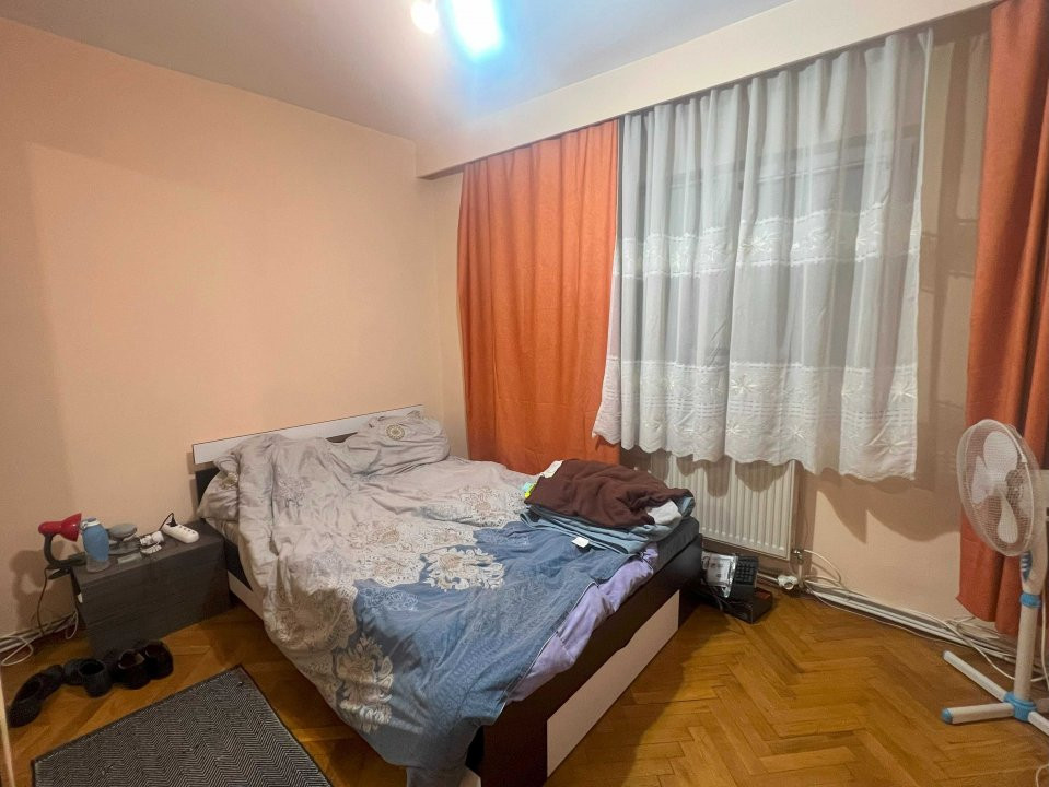 Apartament 3 camere, etaj intermediar, zona Aurel Vlaicu 