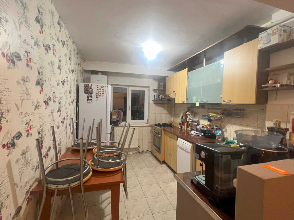 Apartament 3 camere, etaj intermediar, zona Aurel Vlaicu 