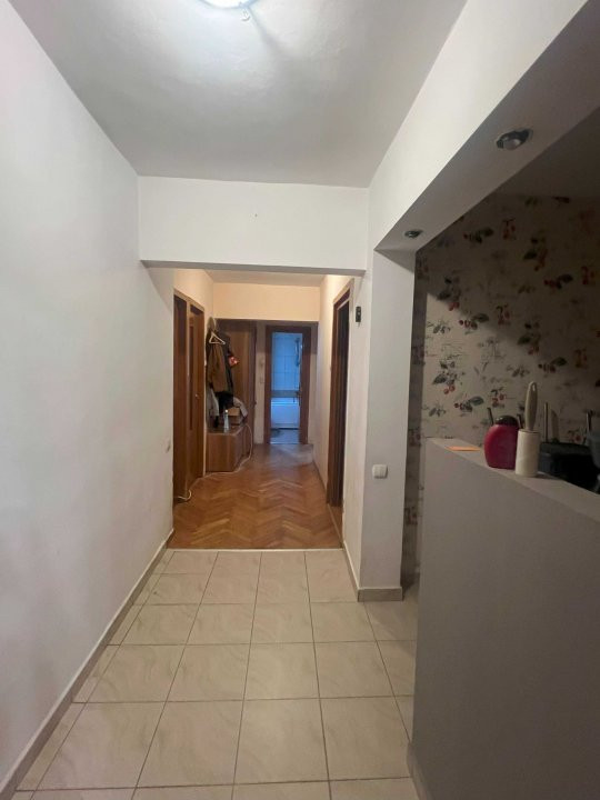 Apartament 3 camere, etaj intermediar, zona Aurel Vlaicu 