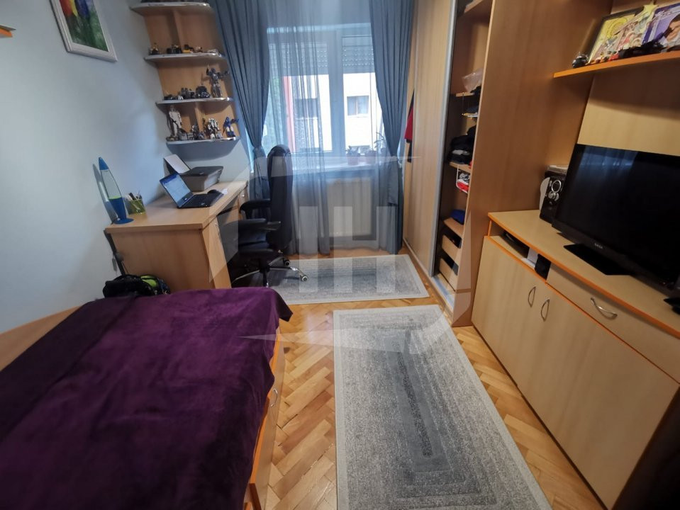 Apartament 3 camere, etaj 1, decomandat, Iulius Mall