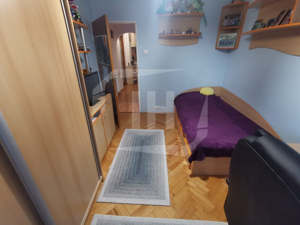 Apartament 3 camere, etaj 1, decomandat, Iulius Mall