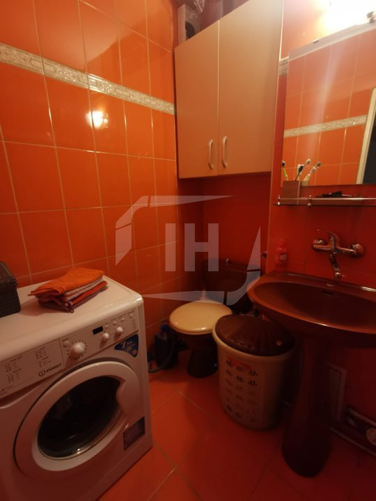 Apartament 3 camere, etaj 1, decomandat, Iulius Mall