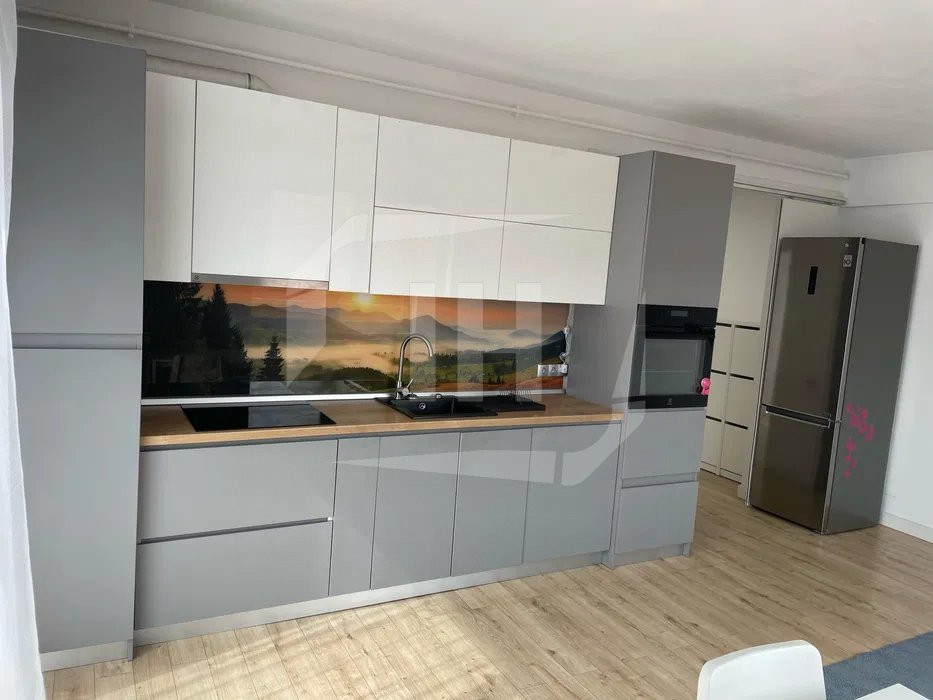 Apartament 3 camere, semidecomandat, parcare subterana, Manastur