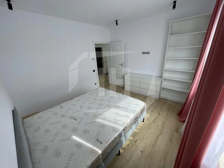 Apartament 3 camere, semidecomandat, parcare subterana, Manastur