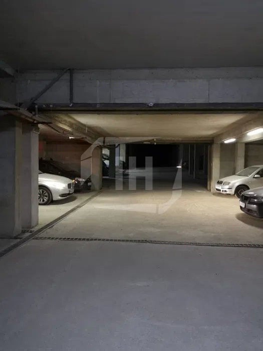 Apartament 2 camere, decomandat, parcare subterana, Andrei Muresianu