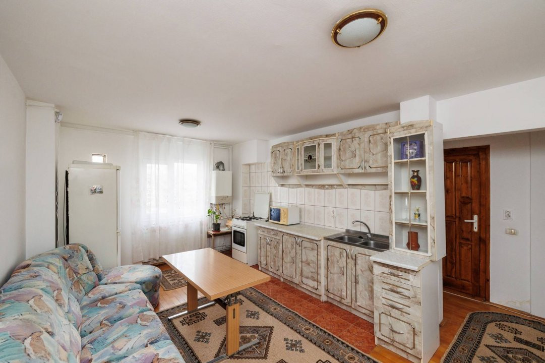 Apartament 2 camere, decomandat, zona Iulius Mall