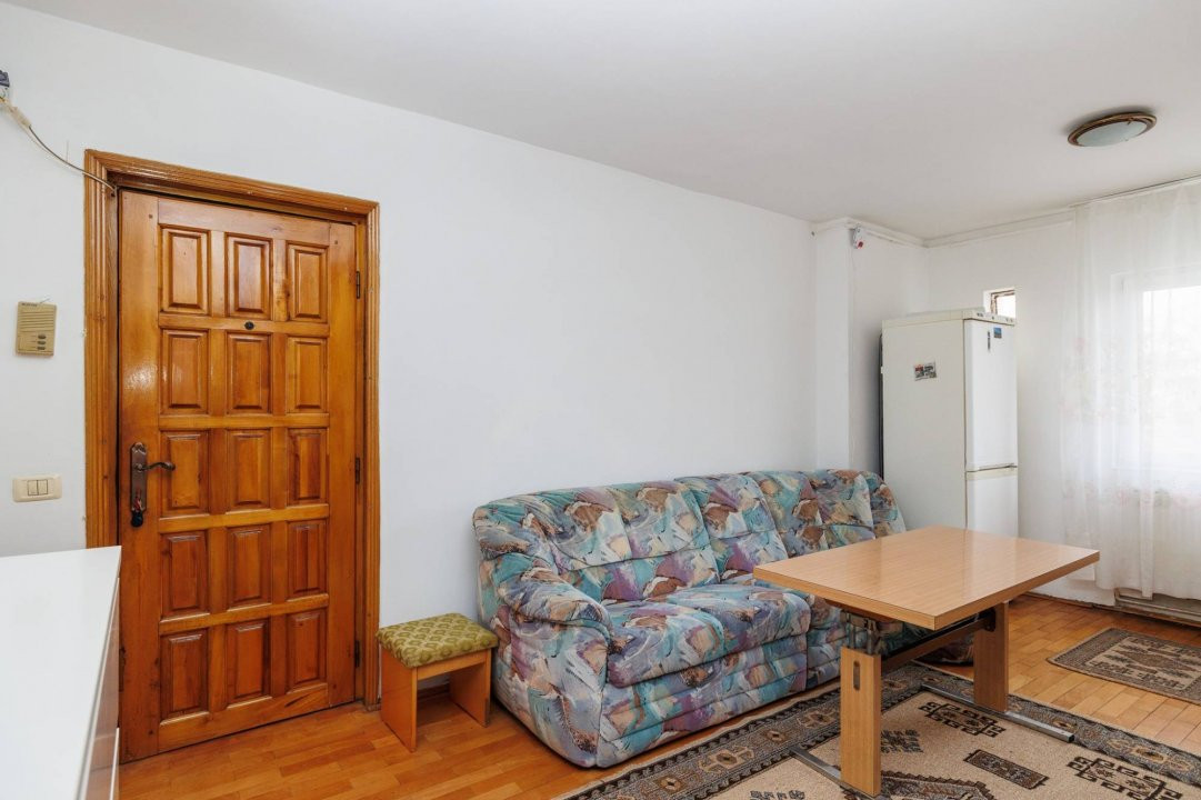 Apartament 2 camere, decomandat, zona Iulius Mall