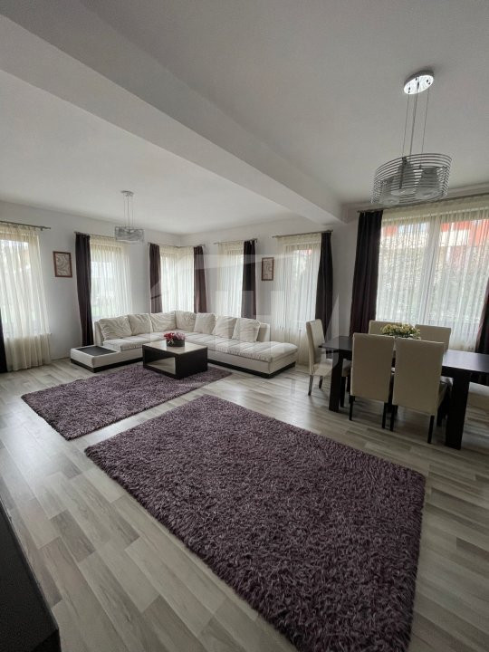 Duplex. 4 camere, 3 parcari, zona Campului