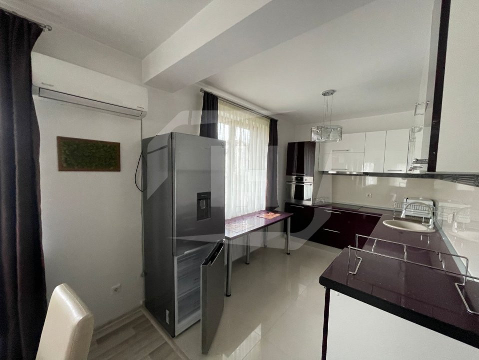 Duplex. 4 camere, 3 parcari, zona Campului