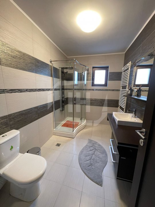 Duplex. 4 camere, 3 parcari, zona Campului