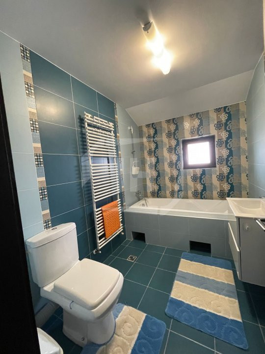 Duplex. 4 camere, 3 parcari, zona Campului