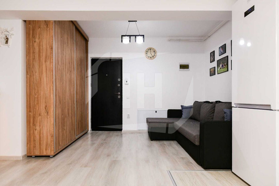 Apartament cu 3 camere, 2 parcari, zona Petrom