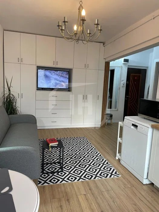 Apartament 1 camera, modern, parcare, zona Garii