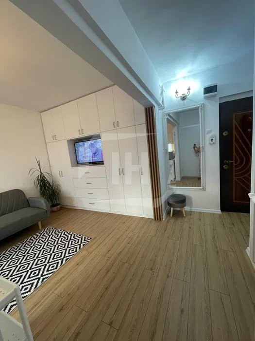 Apartament 1 camera, modern, parcare, zona Garii