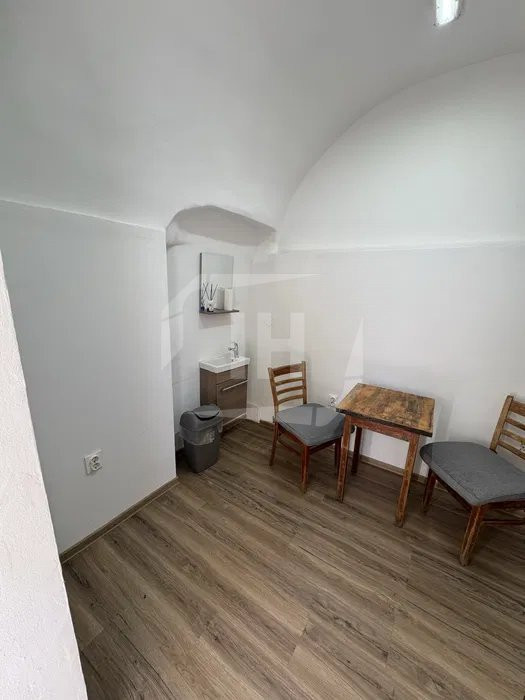 Spatiu comercial, 6mp, parter, acces stradal, Eroilor