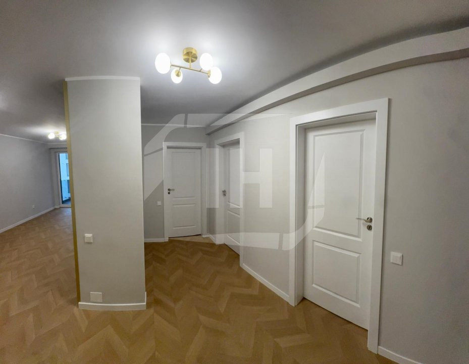 Apartament 2 camere decomandate, 2 parcari in zona Iulius Mall