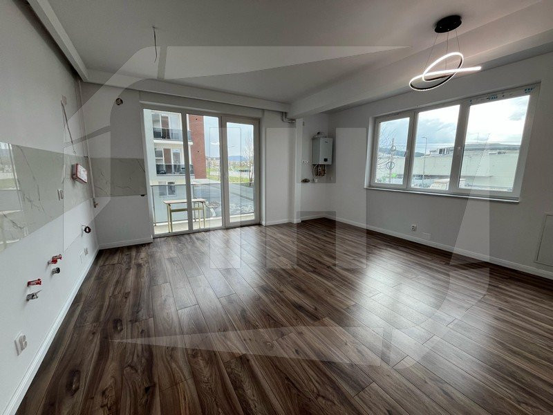 Apartament 3 camere, etaj intermediar, Zona Vivo