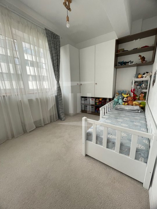 Apartament 3 camere, parcare, zona Petrom