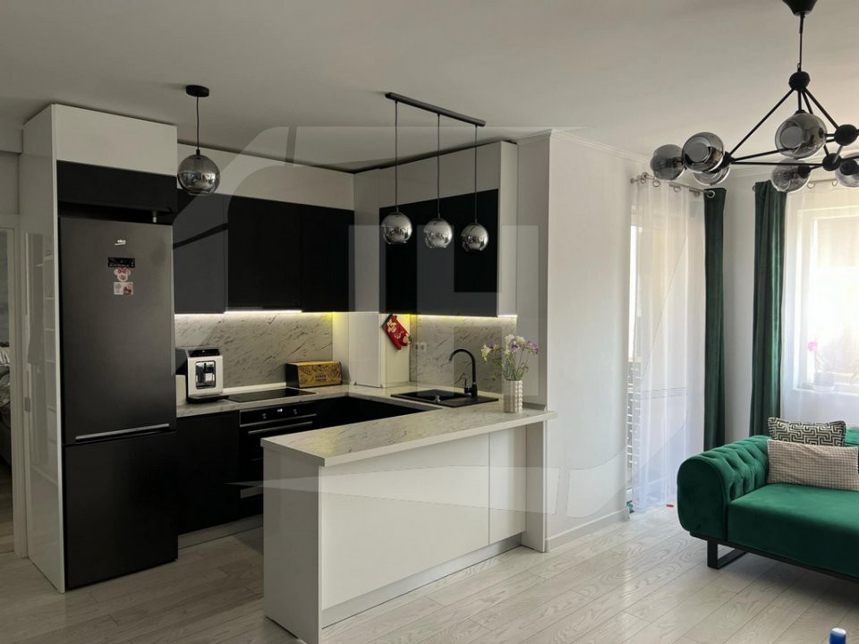 Apartament 3 camere la cheie, zona Vivo