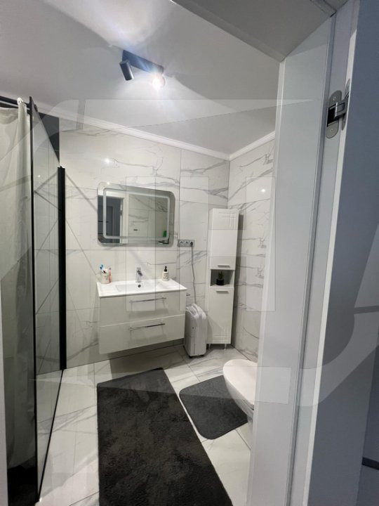 Apartament 3 camere la cheie, zona Vivo