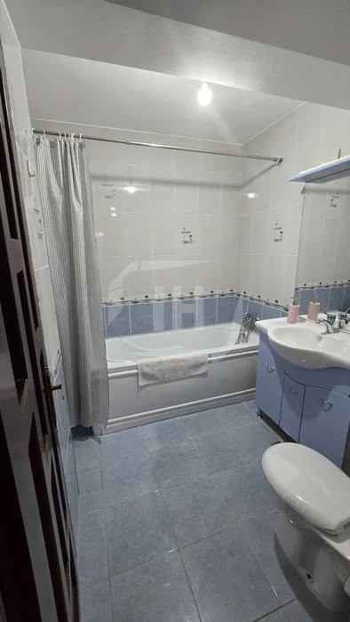 Apartament 2 camere, decomandat, garaj, Manastur