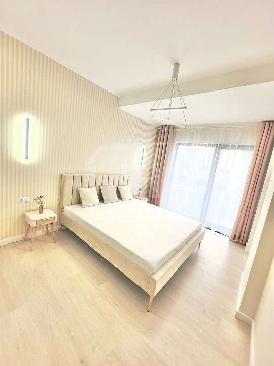 Apartament cu 3 camere, parcare, zona Eroilor