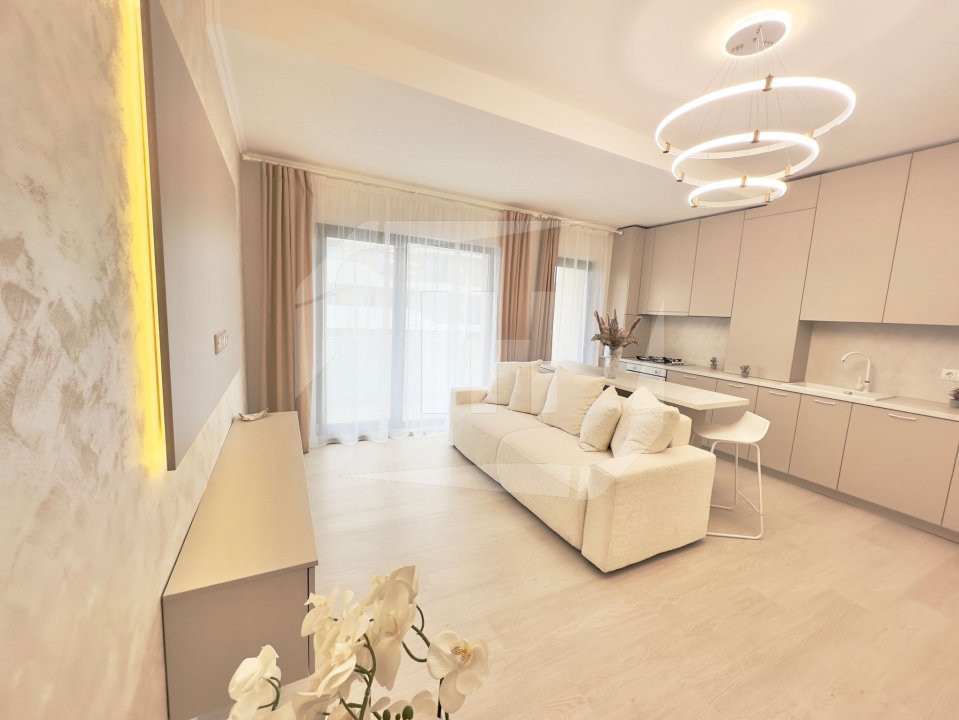 Apartament cu 3 camere, parcare, zona Eroilor