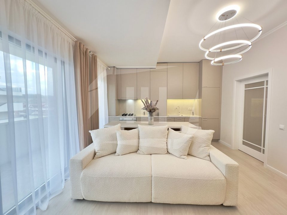 Apartament cu 3 camere, parcare, zona Eroilor