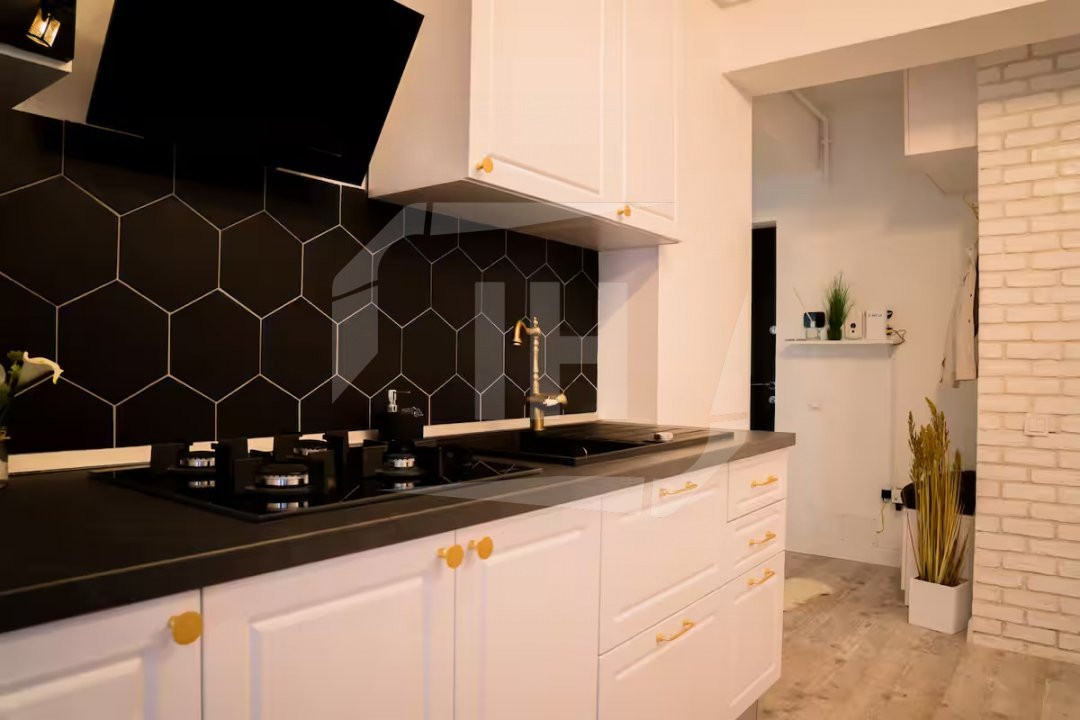 Apartament 2 camere, complet renovat si parcare proprie
