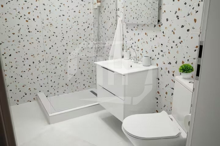 Apartament 2 camere, complet renovat si parcare proprie