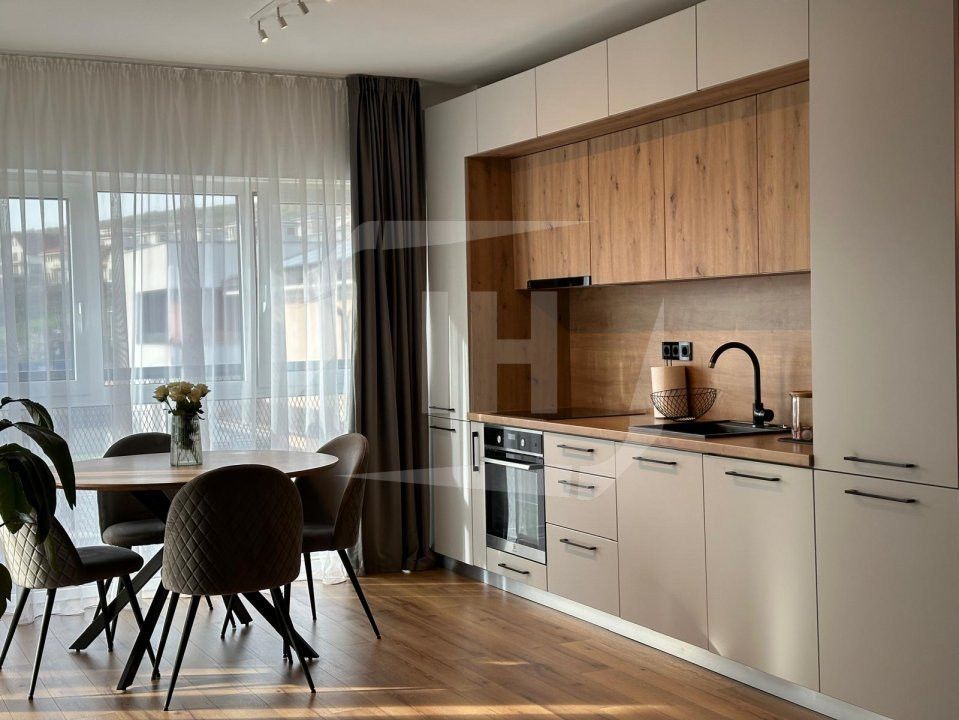 Apartament 3 camere, terasa, parcare, complet mobilat si utilat modern