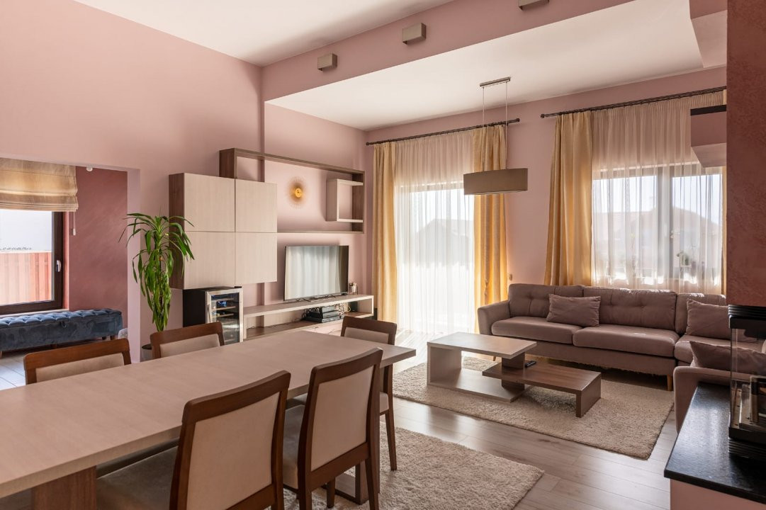 Casa individuala cu 5 camere mobilata si utilata la cheie